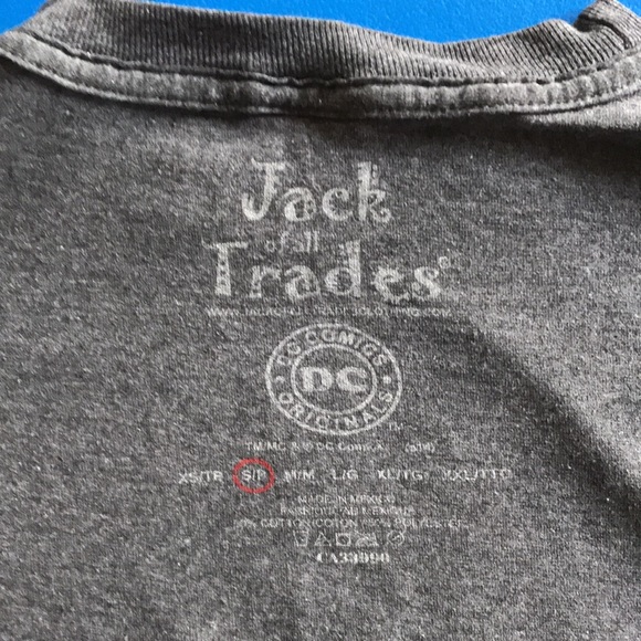 Batman T-shirt Men's size small - Picture 4 of 4